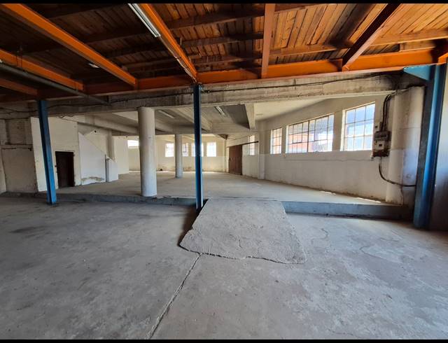 2,110M² WAREHOUSE FOR SALE IN HERIOTDALE